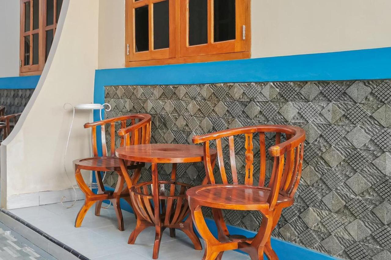 Reddoorz Near Pantai Pancer Door Pacitan Hotel Buitenkant foto